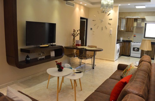 Ash Shumaysani Apartment | Classy two bedroom apartment, J07