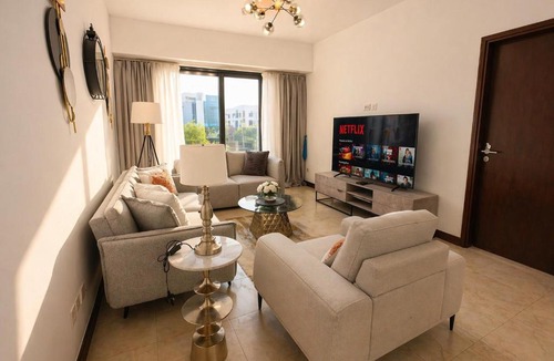 Jumeirah Lake Towers Apartment | Click Stay - JLT - 2 Bedroom & Balcony Lakes View Entire Apartment -RM