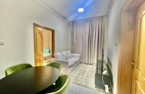 Deira Apartment | Close to the airport Near Abu Baker metro station