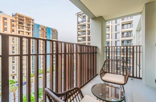 Dubai Apartment | Coastal Charm Casita : 1BR Creek Beach Elegance