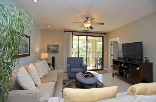 Coco Apartment | Coastal-Inspired Condo with a Pool-View Balcony & Beach Club Access