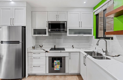 Coco Apartment | Colorful & Private 2-Bedroom Condo Just a Short Walk from the Beach