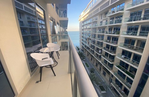 Ras Al Khaimah Apartment | Comfortable 2-bedroom vacation Apartment at Beachfront Marjan Island UAE Living