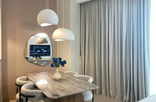 Madinat Zayed Apartment | Connected to Dubai Mall and Metro - Burj Vista T2