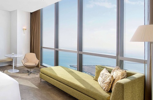 Abu Dhabi Resort | Conrad Abu Dhabi Etihad Towers
