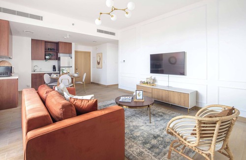 Dubai Apartment | Contemporary 1BR in La Mer with Skyline Views!
