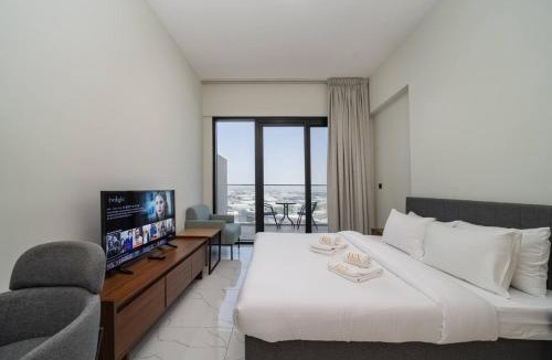 Jebel Ali Apartment | Contemporary Studio Getaway in Jebel Ali