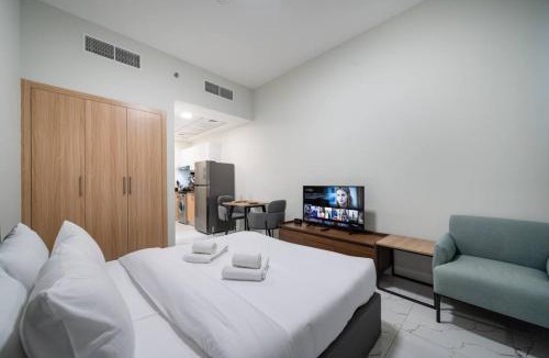 Jebel Ali Apartment | Contemporary Studio Getaway in Jebel Ali