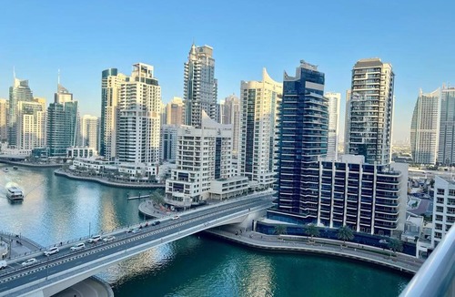 Jumeirah Beach Residence Apartment | Continental Tower, Dubai Marina - Bright & Elegant 1 Bedroom