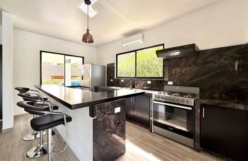 Tango Mar House | Coral Breeze - Jungle & Beach escape