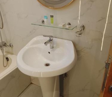 Khor Fakkan Apartment | Coral Bay Suite Hotel