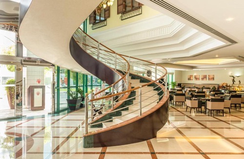 Al Muraqqabat Hotel | Coral Dubai Deira Hotel