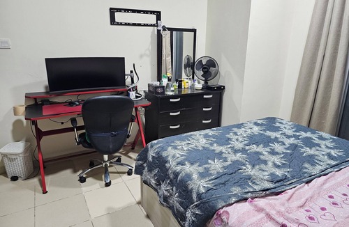 Ras Al Khor Industrial Area Apartment | Cosy Private Room 4 Students 5 min from Univ or 15min for Para skydiving Jumpers
