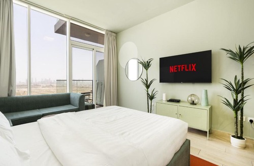 Jumeirah Village Circle Apartment | Cosy Studio Apartment in Bloom Towers, Jumeirah Village Circle