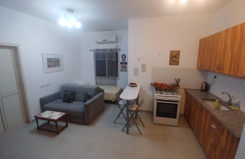 Rehovot Apartment | Cozy 1-bedroom apartment with WiFi, AC in welcoming Rehovot
