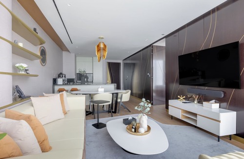 Downtown Dubai Apartment | Cozy 1-bedroom apartment in charming Dubai downtown with 5star restaurants