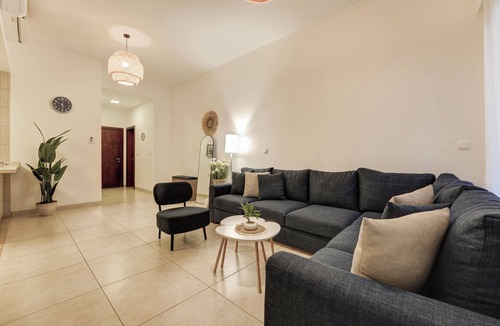 Aqaba Apartment | Cozy 1-bedroom apartment in fabulous Aqaba with 5 pools and gym access