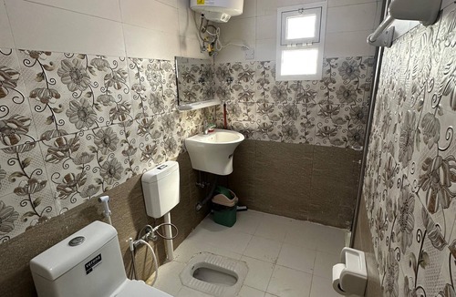 Al Hamra Bed & Breakfast | Cozy 1-bedroom bed & breakfast in perfect Wilayat Al Hamra with AC