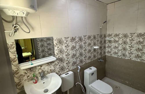 Al Hamra Bed & Breakfast | Cozy 1-bedroom bed & breakfast in perfect Wilayat Al Hamra with AC
