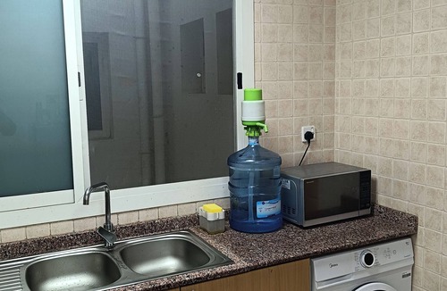 Dubai Condo | Cozy Bedroom condo in charming Dubai with WiFi, AC