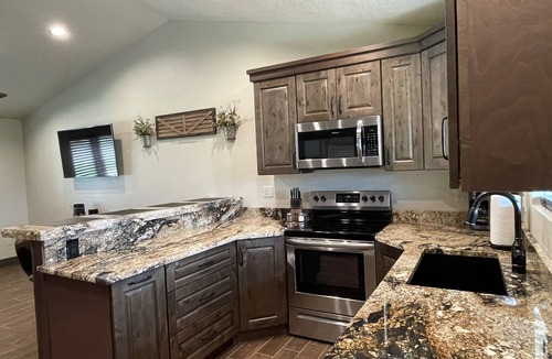 Torrey Cabin | Cozy Cabin in the heart of Torrey