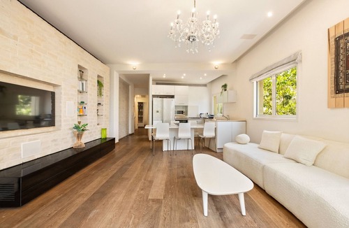 Old North Apartment | Cozy Family Nest in Tel Aviv Old North by FeelHome