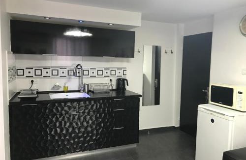 Netanya Apartment | Cozy modern apartment near the sea in city center