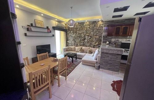 Dahar Apartment | Cozy Paradise Hill Escape 2BR– Comfort, Space & Great Location - WIFI - Pool
