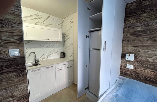Herzliya Apartment | Cozy Studio with Terrace & Free Parking