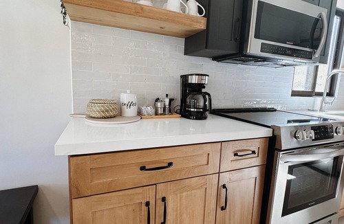 El Ocotal Condo | Cozy Vibe, newly renovated 2 BDR condo - 5 minutes to the beach!