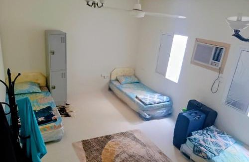 Al Ghubrah Ash Shamaliyyah Hostel | Cozy Vibes Hostel