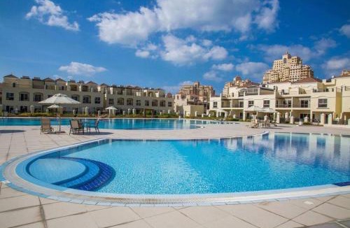 Al Hamra Village Villa | Cozy Villa with Pool Access