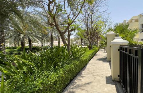 Al Hamra Village Villa | Cozy Villa with Pool Access