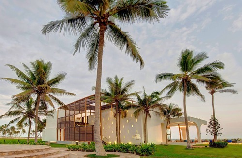 Salalah Hotel | Crowne Plaza Resort Salalah by IHG