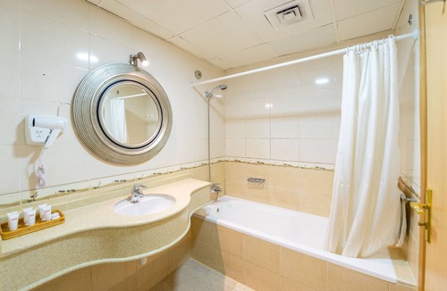 Al Qasimia Hotel | Crystal Plaza Hotel