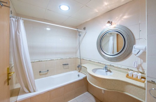 Al Qasimia Hotel | Crystal Plaza Hotel