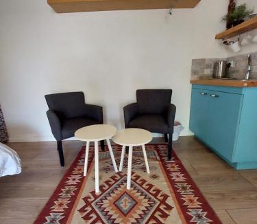 Kfar Vradim Apartment | Cute guest room
