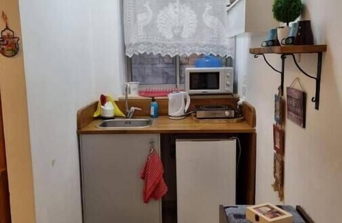 Ein Karem Apartment | Cute Studio near Yad Vashem. Free street parking.