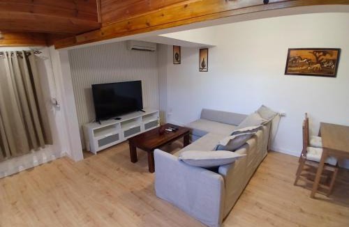 Caesarea Bed & Breakfast | Czarina Cabin הבקתה הקיסרית והדירה הקיסרית czarina apartment