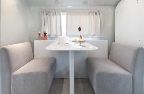 Gesher HaZiv Cabin | Daydream - אוטובוס-צימר בגשר הזיו