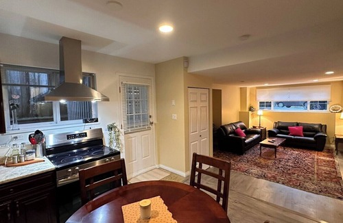 District of North Vancouver Apartment | Deep Cove 3 Bedroom for rent