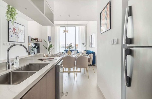 Dubai Apartment | Deluxe 3BR w/Harbour Views & Private Rooftop!