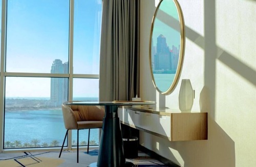 Al Khan Apartment | Deluxe King Or Twin Room Near Oriana Hospital