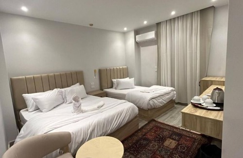 Al Haram Bed & Breakfast | Deluxe Single Room Near the Giza Pyramids – Comfort, Calm & Iconic Views