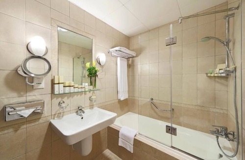 Al Zahiyah Apartment | Deluxe Studio Suite Near Abu Dhabi Mall By Luxury Bookings