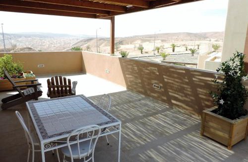 Midreshet Ben-Gurion Apartment | Desert Rose Room