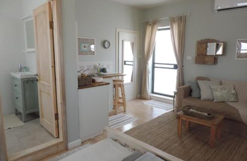 Midreshet Ben-Gurion Apartment | Desert Rose Room