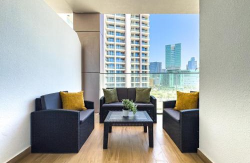 Abu Dhabi Apartment | Designer Choice - Huge Balcony - 3 min walk to ADGM - Cleveland - Galleria