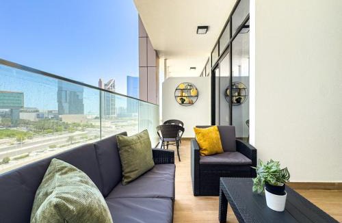 Abu Dhabi Apartment | Designer Choice - Huge Balcony - 3 min walk to ADGM - Cleveland - Galleria