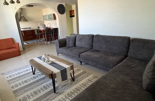 Eilat Apartment | דHuge vue, very central, 10 min. walk from sea, food around, free parking,